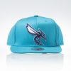 Mitchell & Ness Charlotte Hornets Solid Team Colour Snapback TEAL
